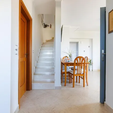 Holiday home Peace View Kea *